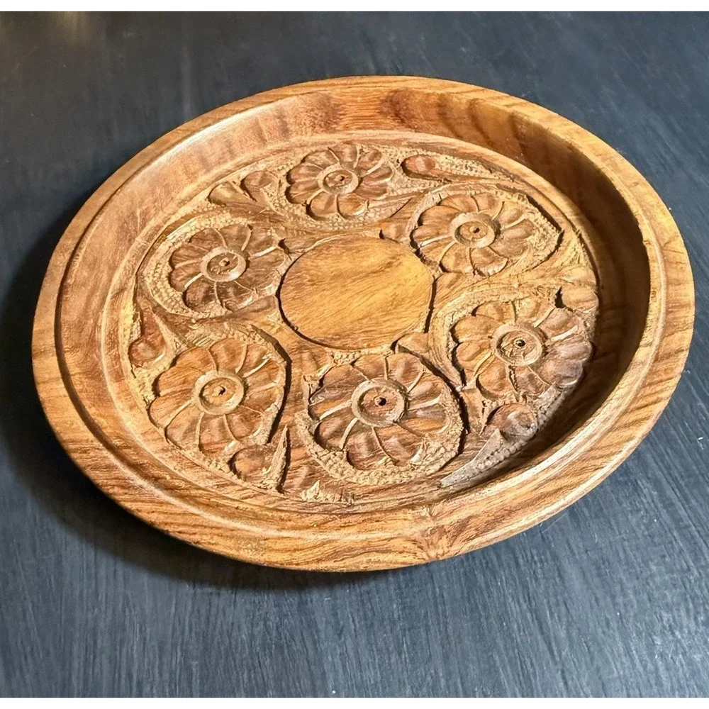 Vintage BLACK WORLD, Pakistani crafted wooden plate.  Floral Design 6